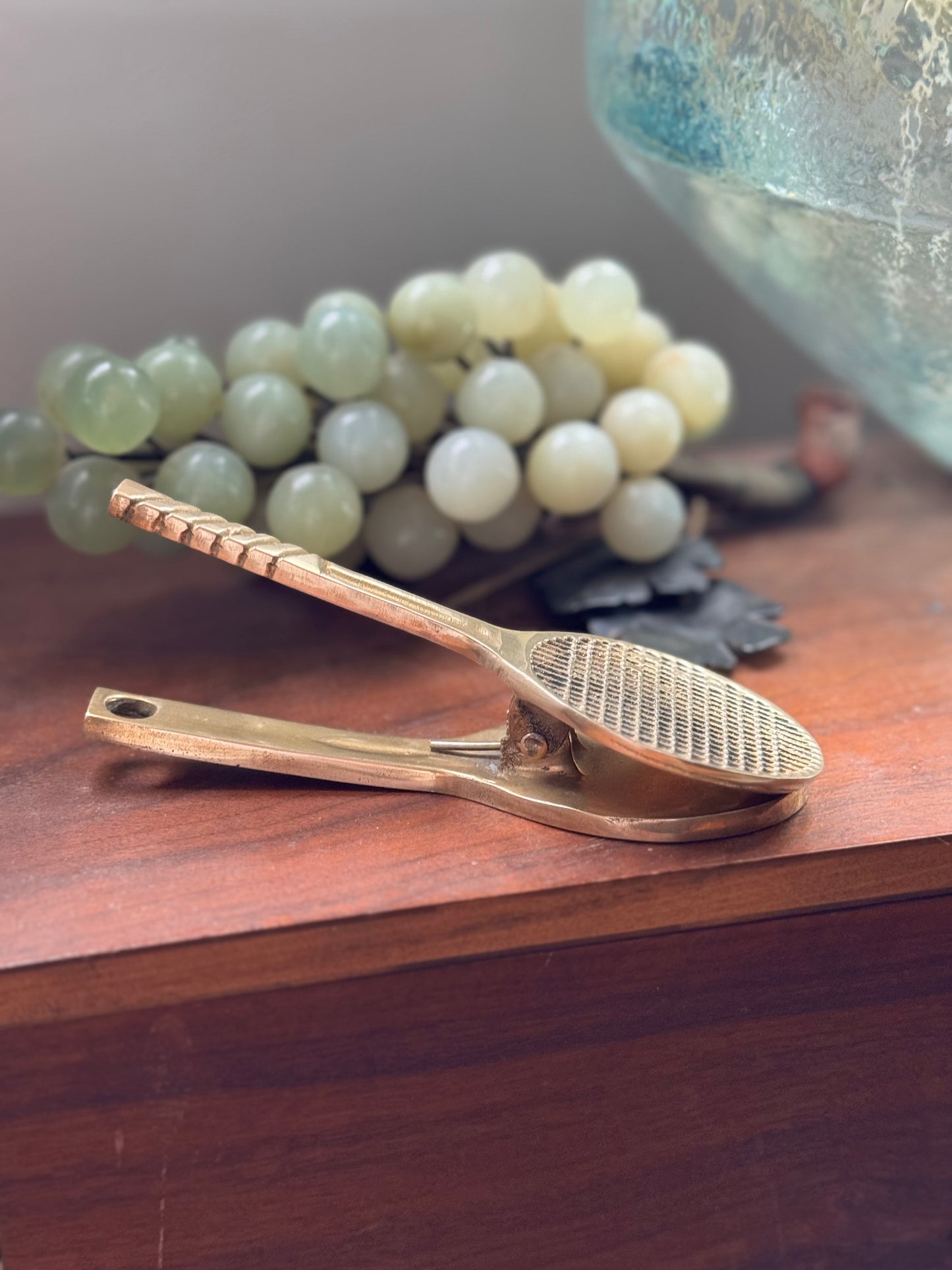 Love Tennis racket clip