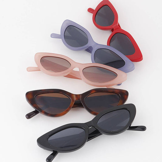 Minimal Sharp Cateye Sunglasses