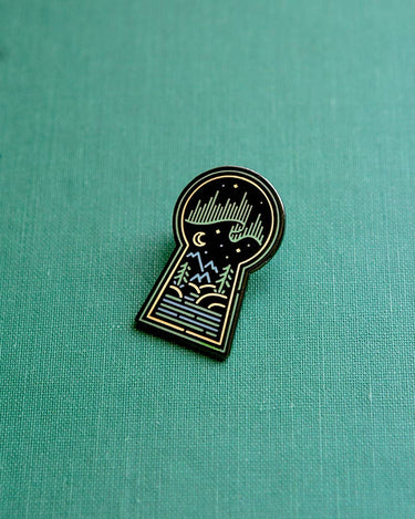 Aurora Keyhole Lightweight Hard-Enamel Button Lapel Pin